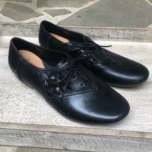 Clarks Flats with Open Details